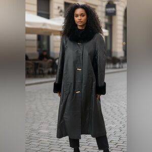 Luxurious Winlit Vintage Black Leather Trench Coat with Gold Buttons